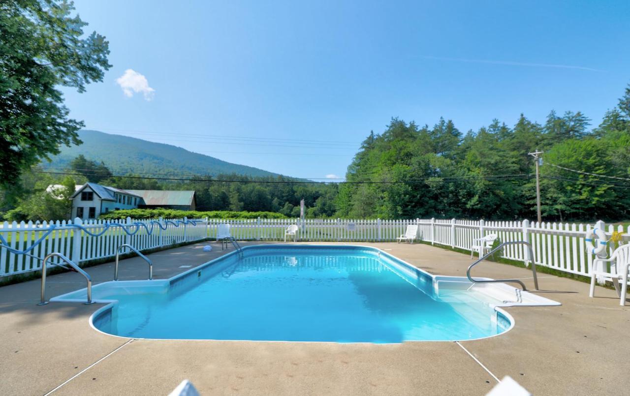 The Villager Motel Бартлетт Экстерьер фото