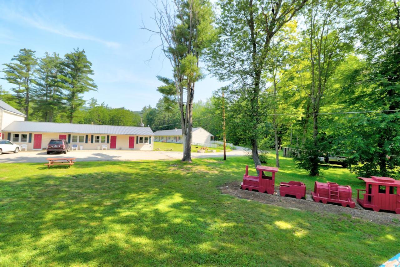 The Villager Motel Бартлетт Экстерьер фото